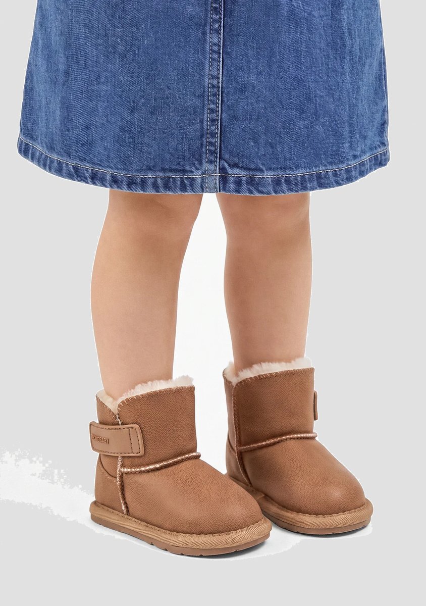 Camel uggs baby